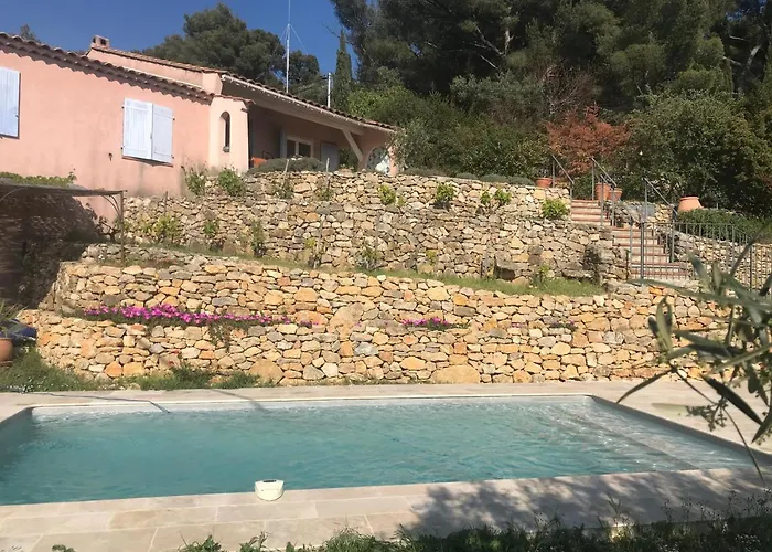 Hauteurs De Toulon : Charmant Studio Piscine
