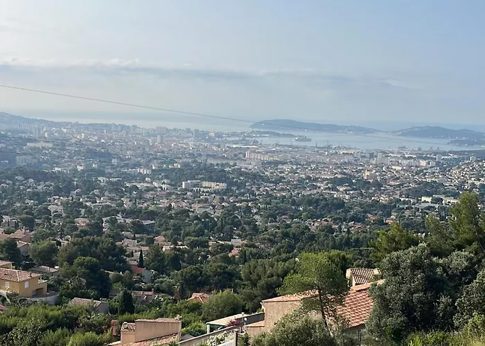 Hauteurs De Toulon : Charmant Studio Piscine
